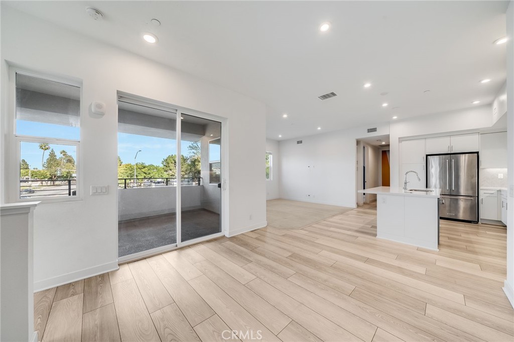 1102 S Urbana
