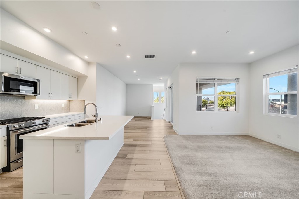 1102 S Urbana
