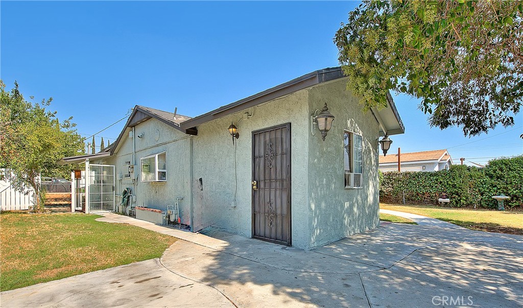 323 E Hanna Street