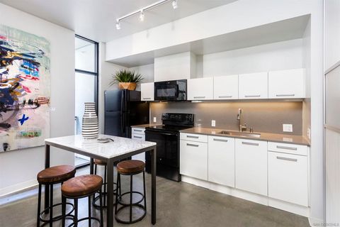 Photo of 1929 Columbia St. St #302, San Diego, CA 92101 (MLS # 250038401SD)