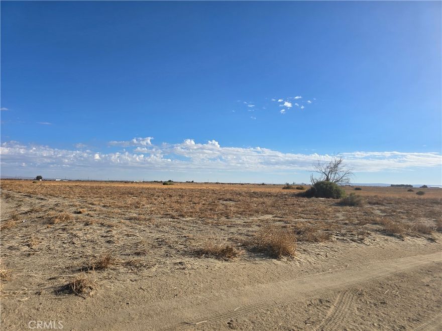 THIS IS A CORNER LOT ZONE A-2: HEAVY AGRICULTURE. THIS ZONE ALLOWS ONE SINGLE-FAMILY RESIDENCE(SFR) PER LOT, IN ADDITION TO AGRICULTURAL LAND USES SUCH AS CROPS OR LIVESTOCK.ZONING LCA21 THIS LOT HAS 111,942 SQUARE FEET.& 2.5698 ACRES.



THIS CORNER LOT IS PERFECT LOCATION TO SET UP AN ORGANIC PRODUCE. BUILT YOUR HOME AND RUN YOUR BUSINESS FROM ADU YOUR OFFICE.