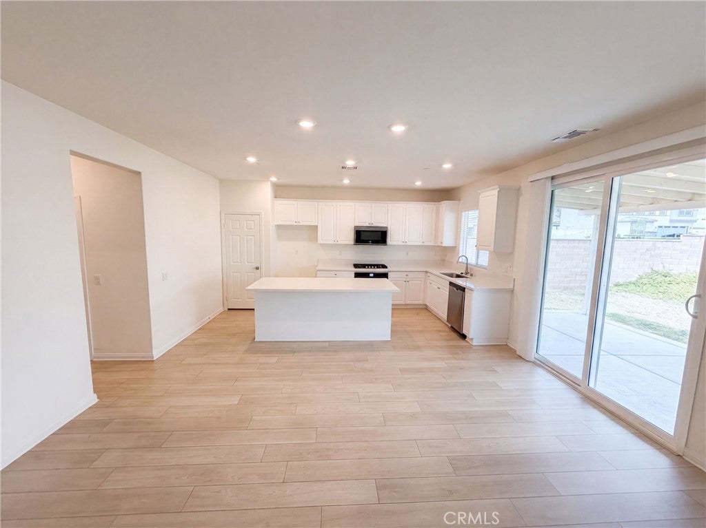27744 Bay