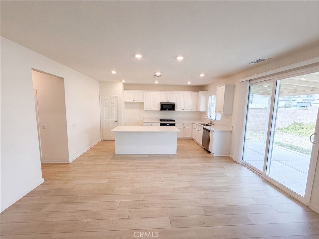 27744 Bay