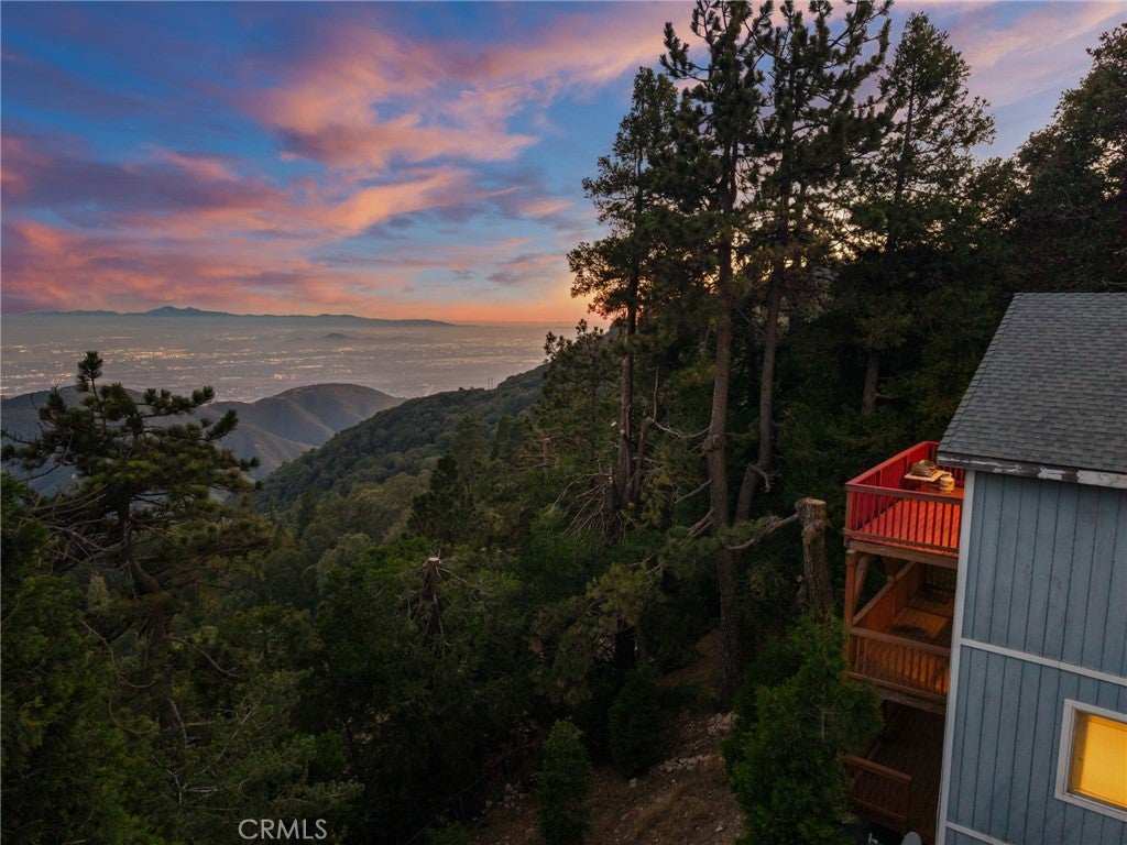23377 Crestview
