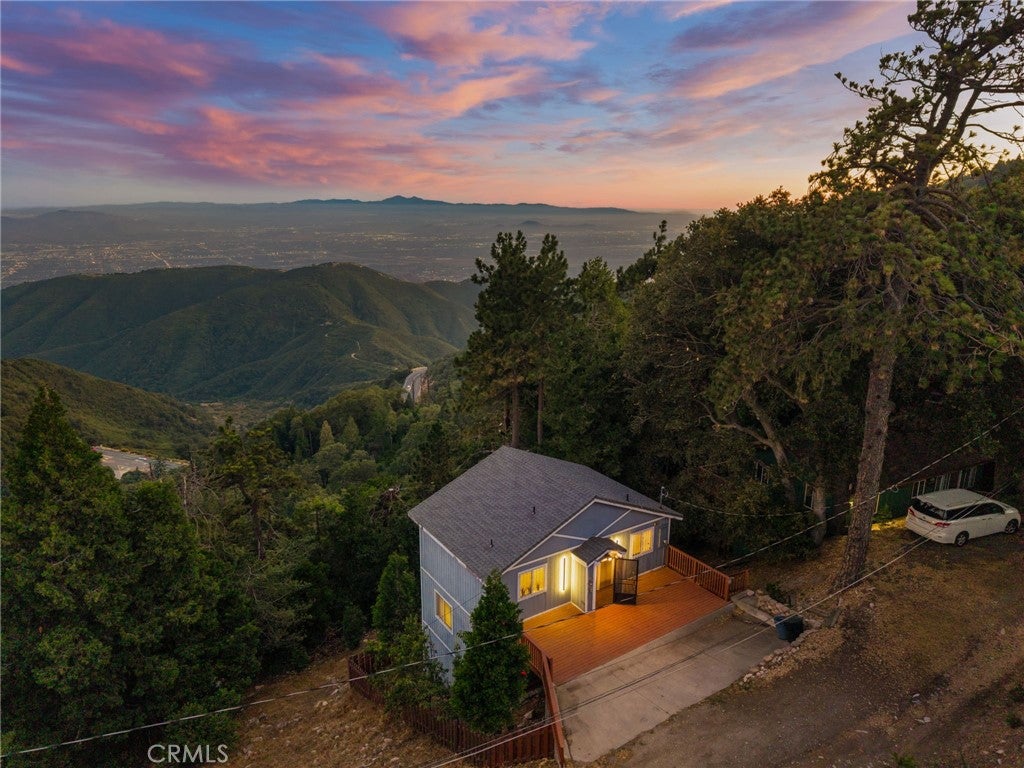 23377 Crestview
