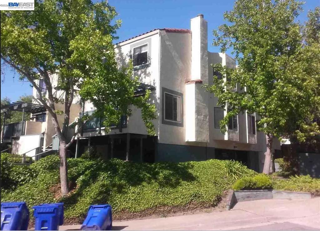 1704 Dalessi Dr Dr