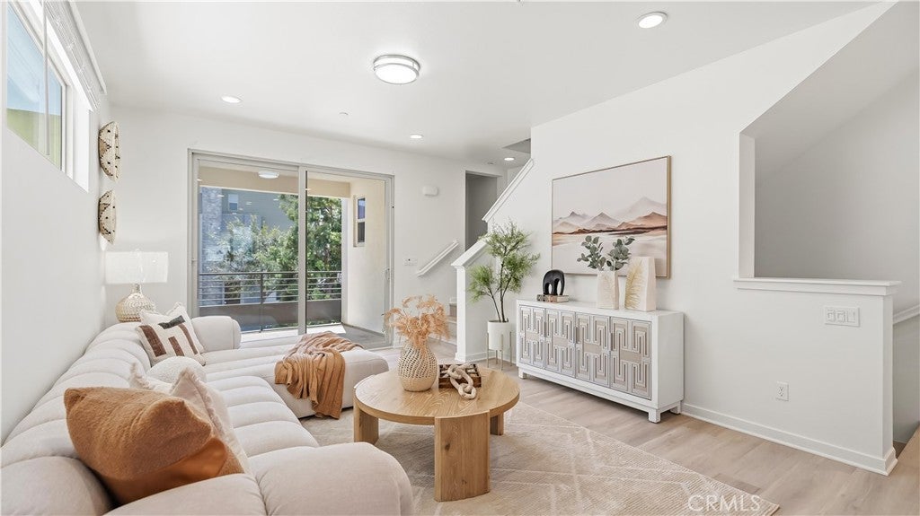 111 Episode, Irvine CA 92618 - Photo 20