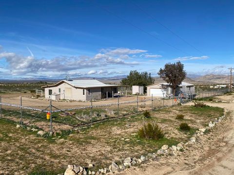 Photo of 52020 Joshua Tree Road, Johnson Valley, CA 92285 (MLS # 219141075DA)