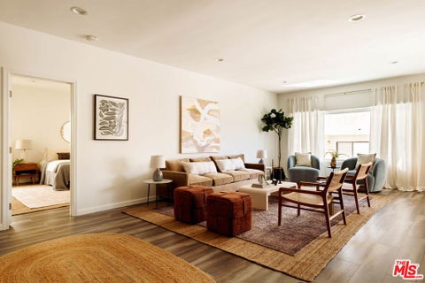 Photo of 11820 Mayfield Avenue #105, Los Angeles, CA 90049 (MLS # 26995715)