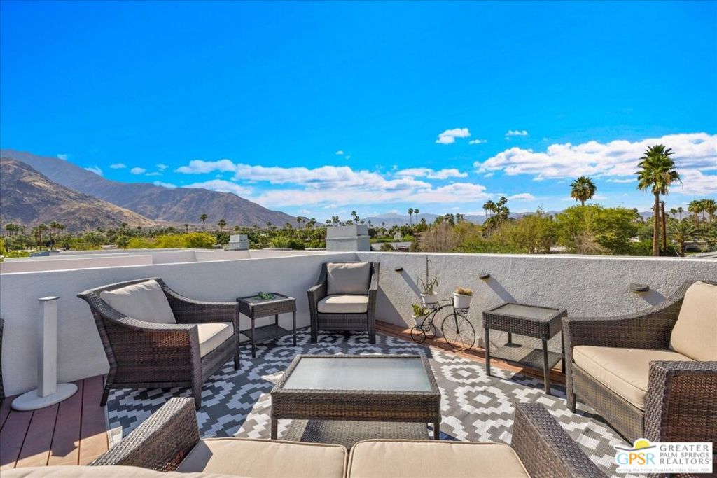 1520 N Via Miraleste