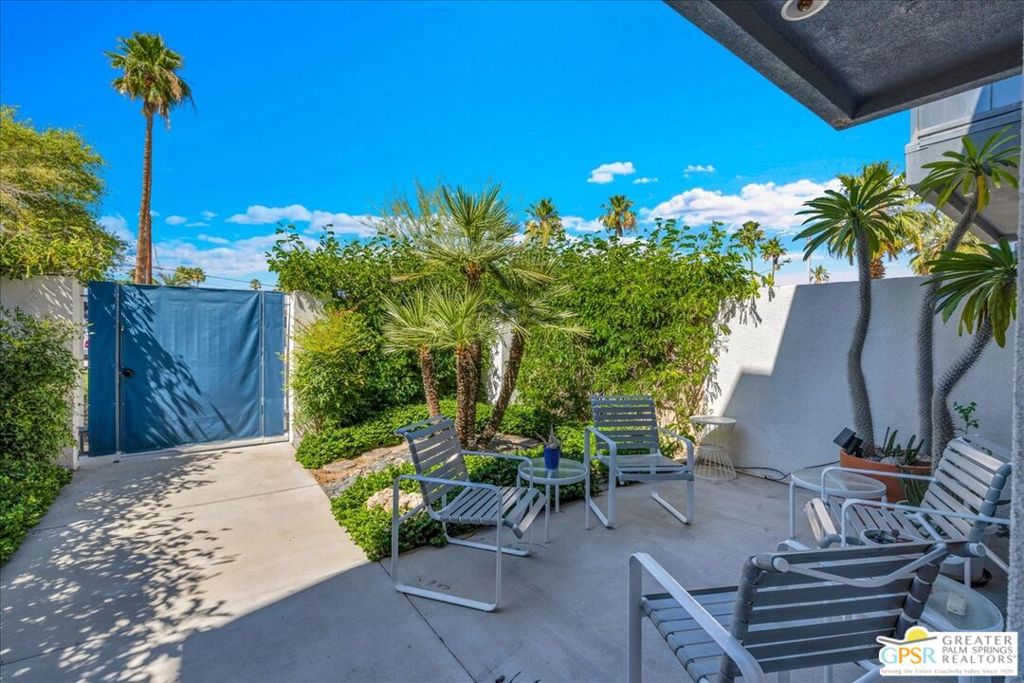 1520 N Via Miraleste