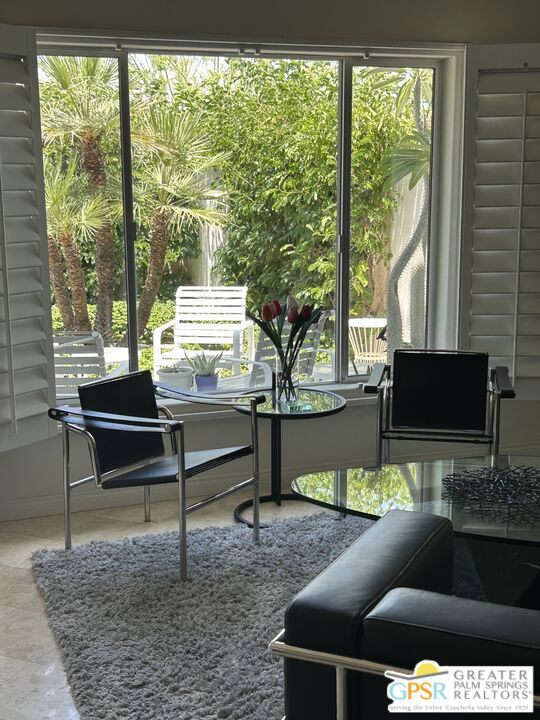 1520 N Via Miraleste