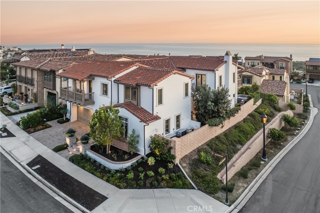 Sea Summit - Residential