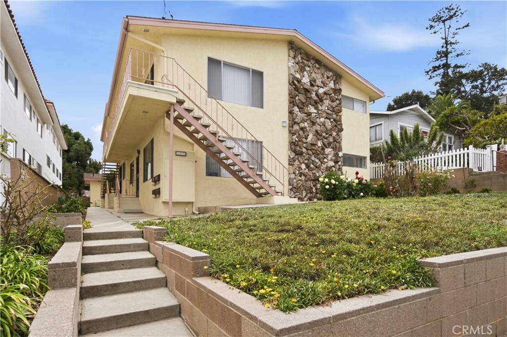 565 W 36th