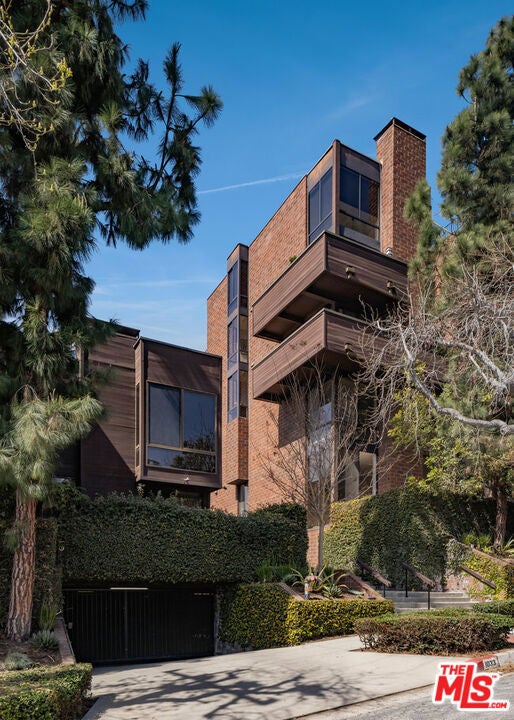 Photo of 1033 Carol Drive #305, West Hollywood, CA 90069 (MLS # 26986731)