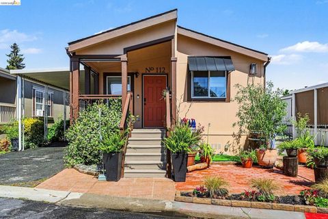 Photo of 112 A St St, Concord, CA 94520 (MLS # 41133187)