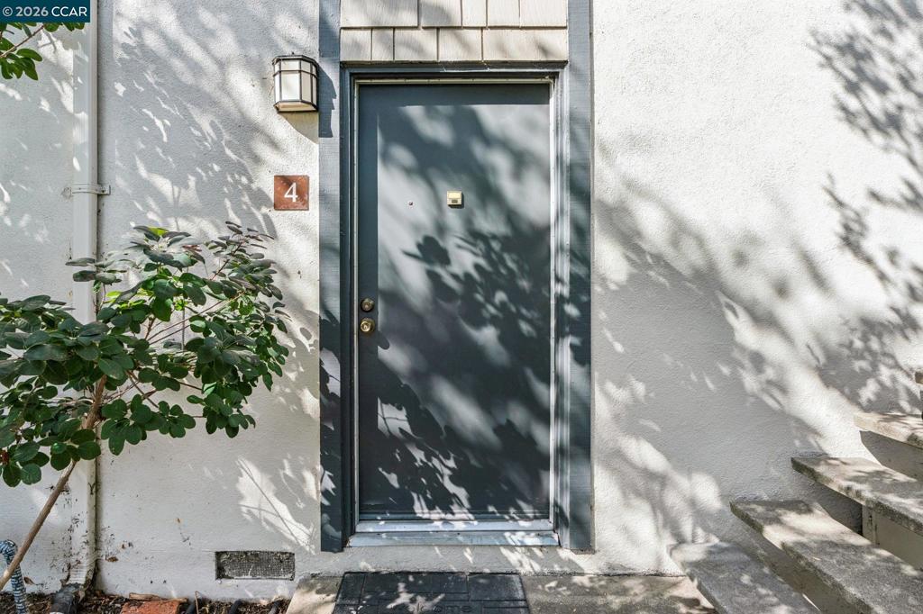 2035 Sierra Rd 4
