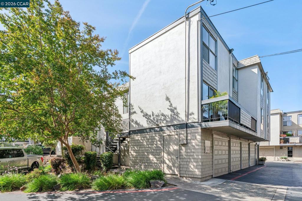 2035 Sierra Rd 4
