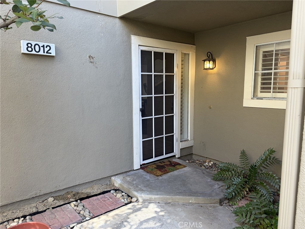 8012 E Snowberry E