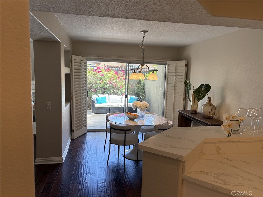 8012 E Snowberry E