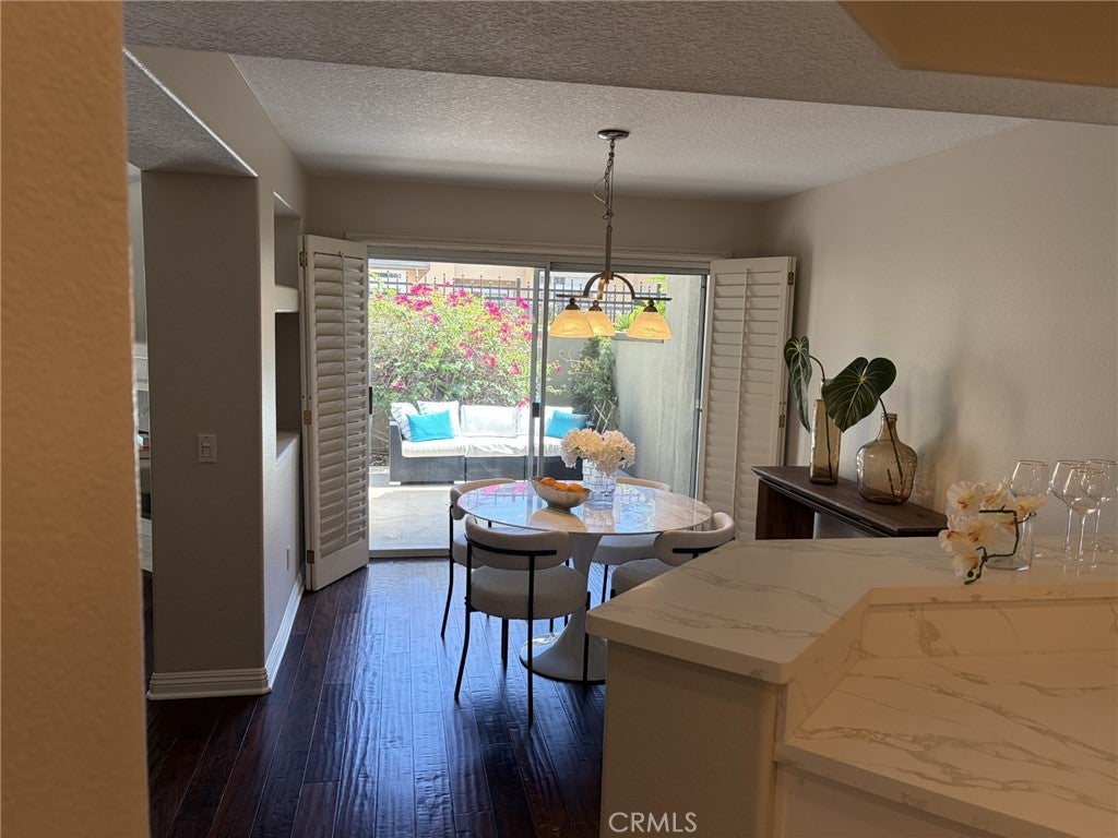 8012 E Snowberry E