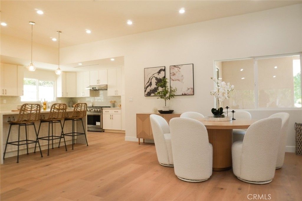 Photo of 17063 Knapp Street, Northridge, CA 91325 (MLS # SR25221348)