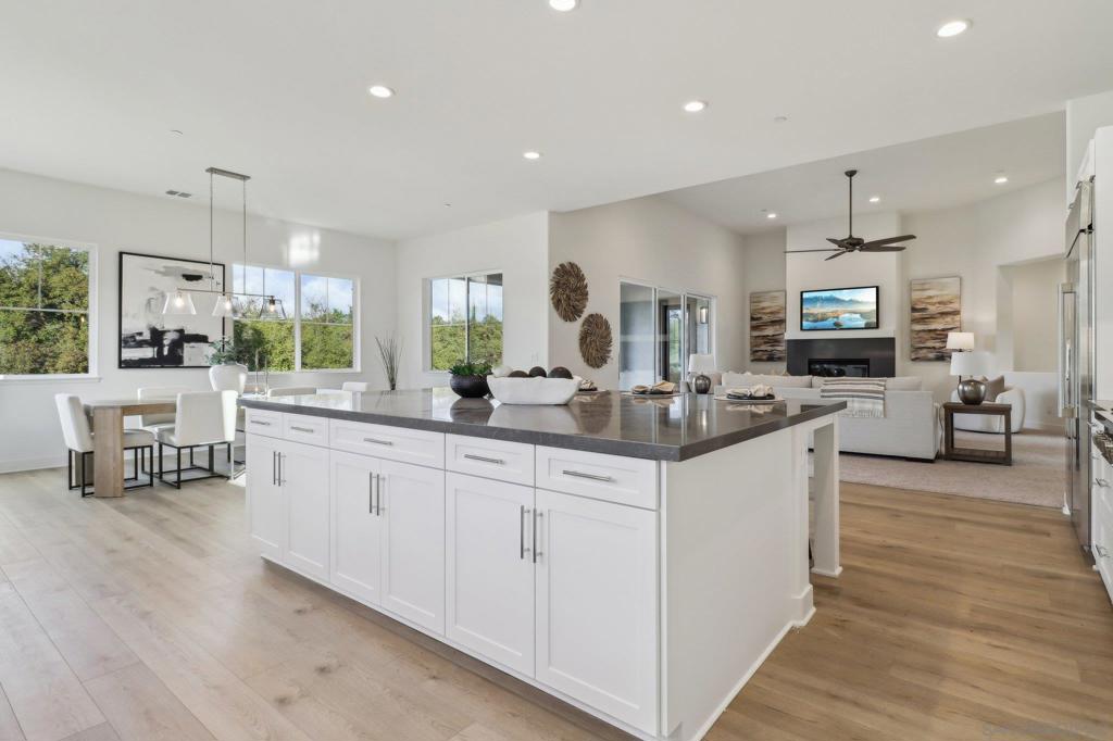 29532 Viking View Ln