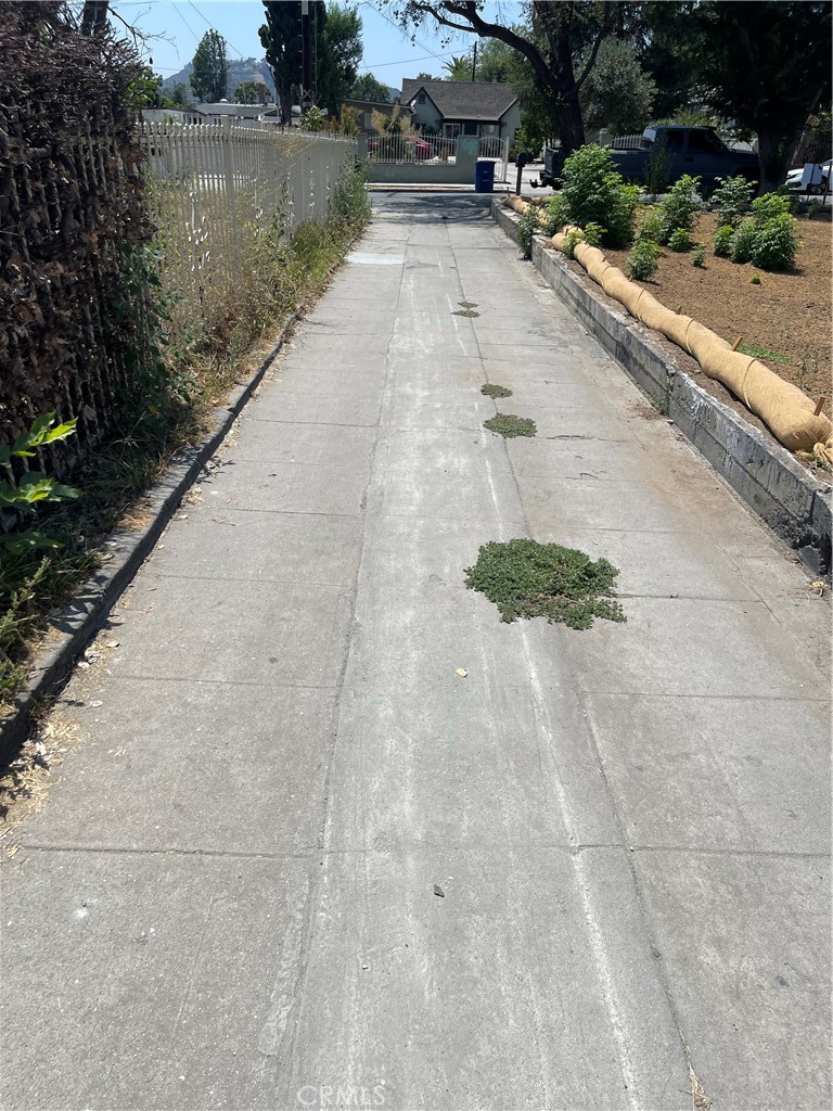 2246 Glenrose Avenue