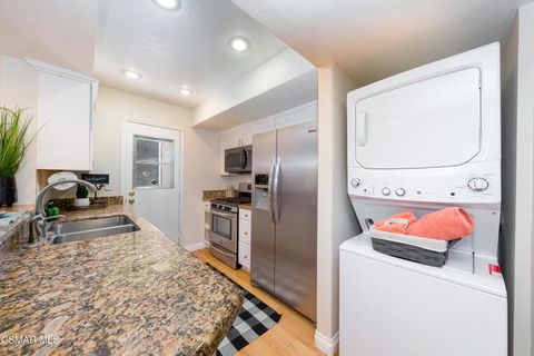 Photo of 27448 Country Glen Road, Agoura Hills, CA 91301 (MLS # 226001964)