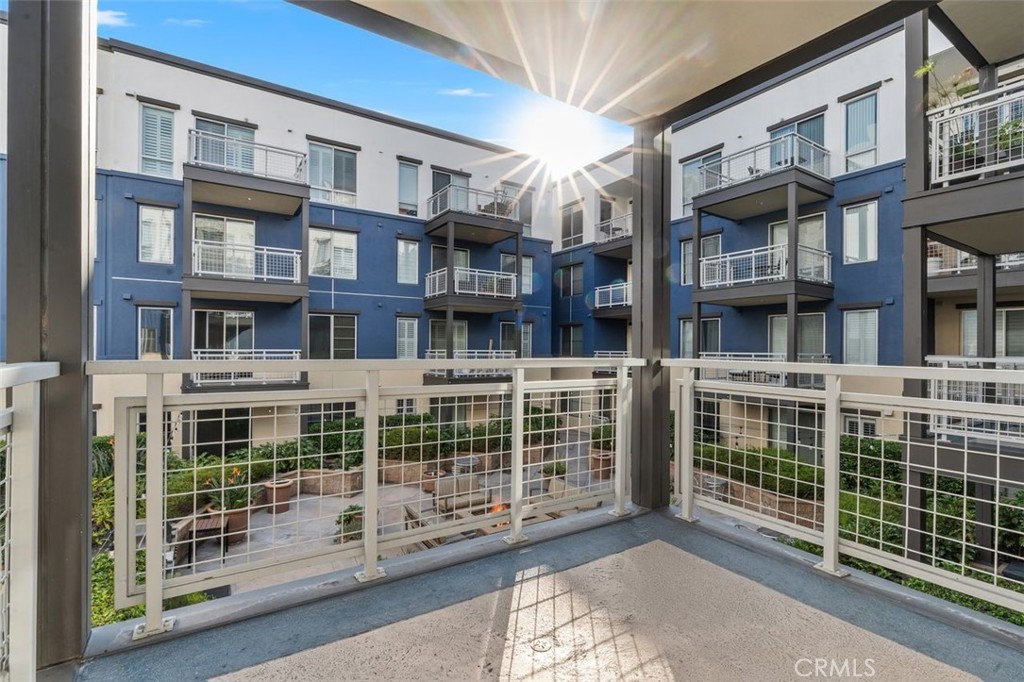 150 The Promenade N 202