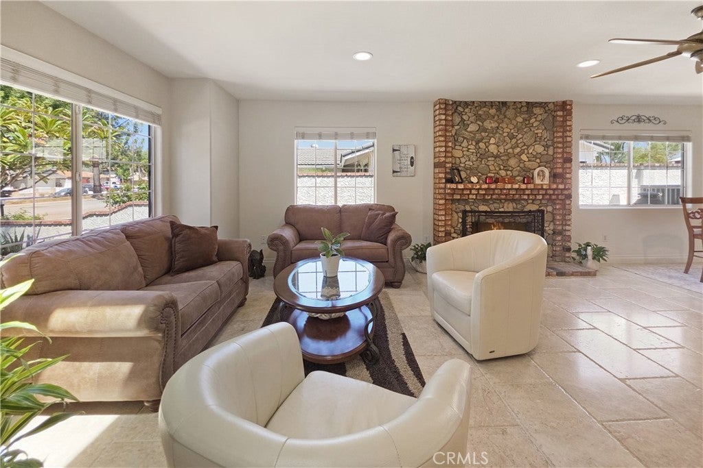 15597 Rolling Ridge