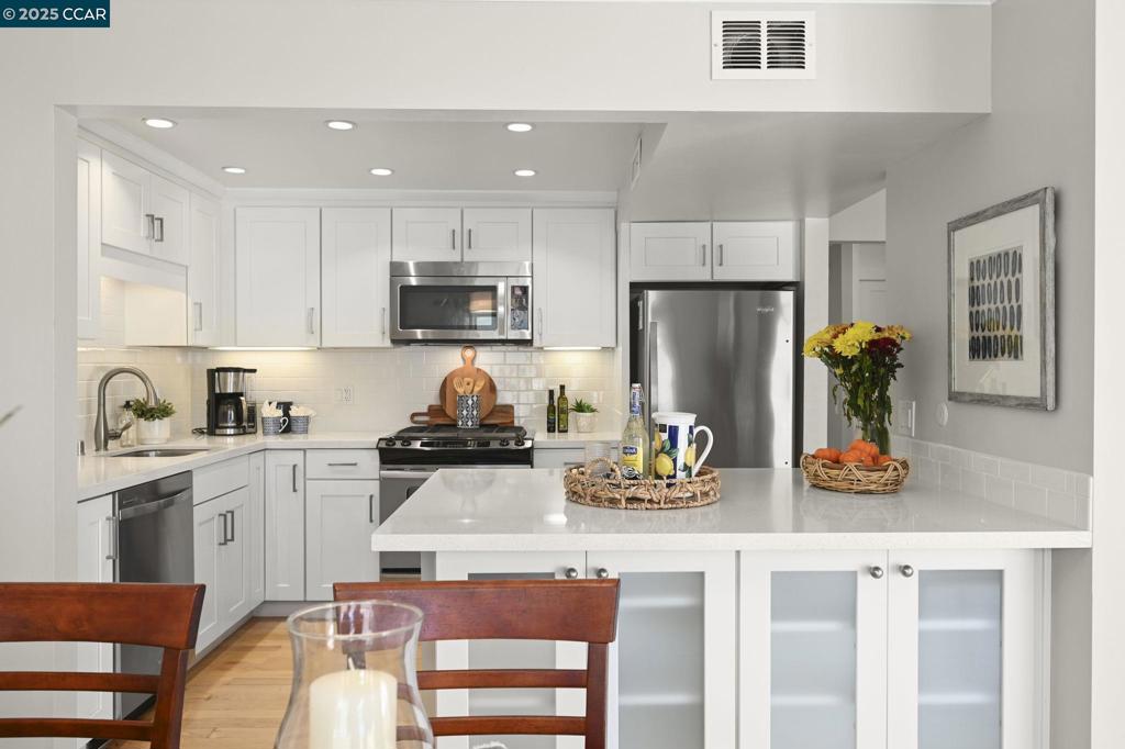 ROSSMOOR - Residential