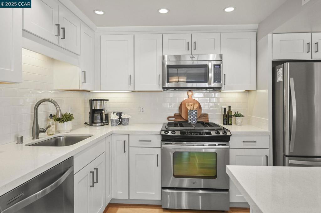 ROSSMOOR - Residential