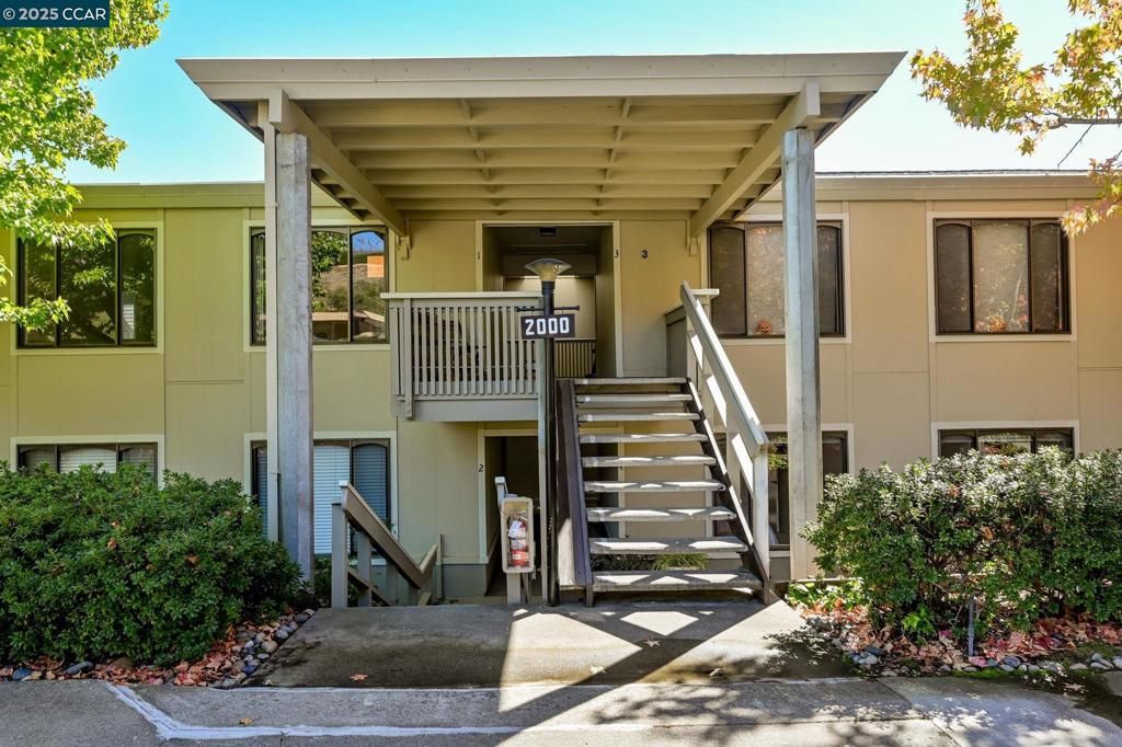 Photo of 2000 Golden Rain Road Rd #4, Walnut Creek, CA 94595 (MLS # 41115524)