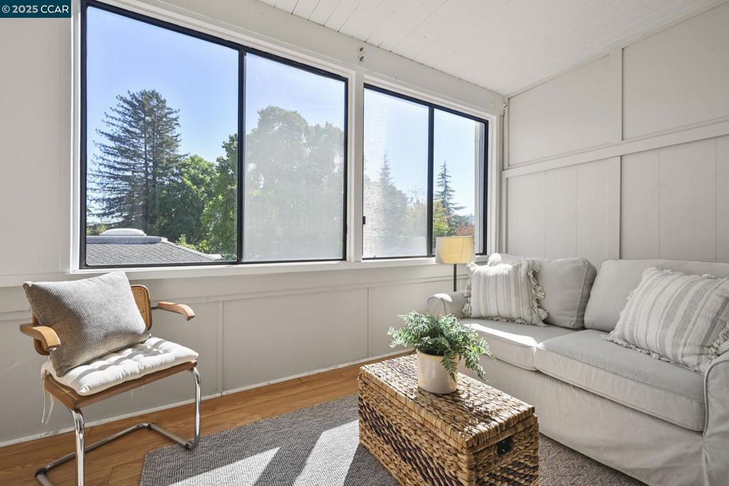 ROSSMOOR - Residential