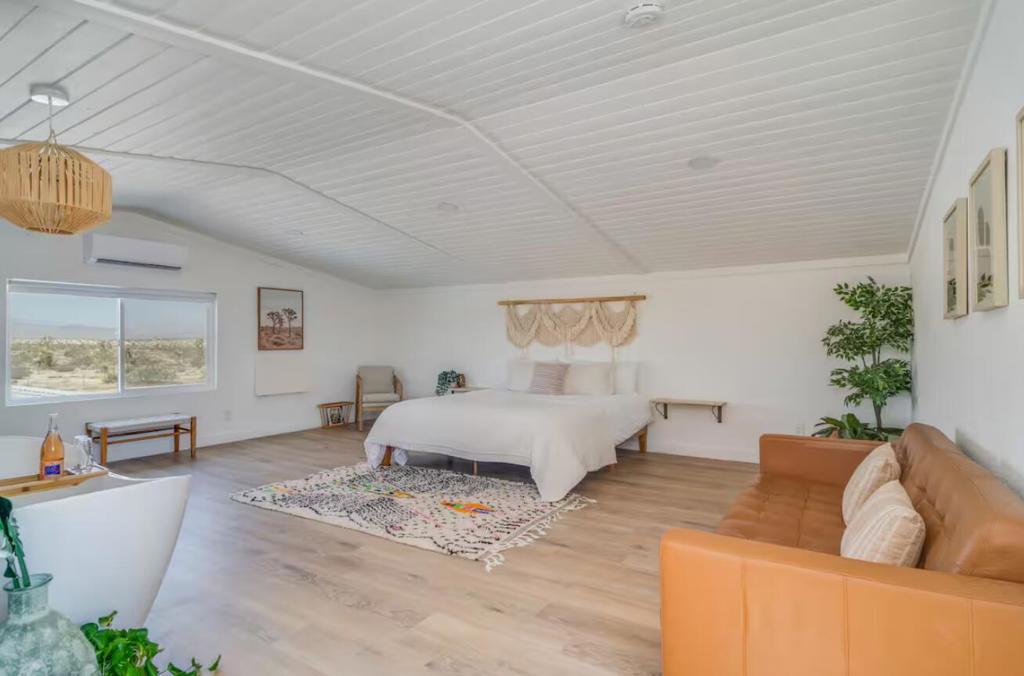 57725 Junipero Trail