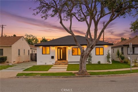 Photo of 3330 Delaware Avenue, Santa Monica, CA 90404 (MLS # PW26028531)
