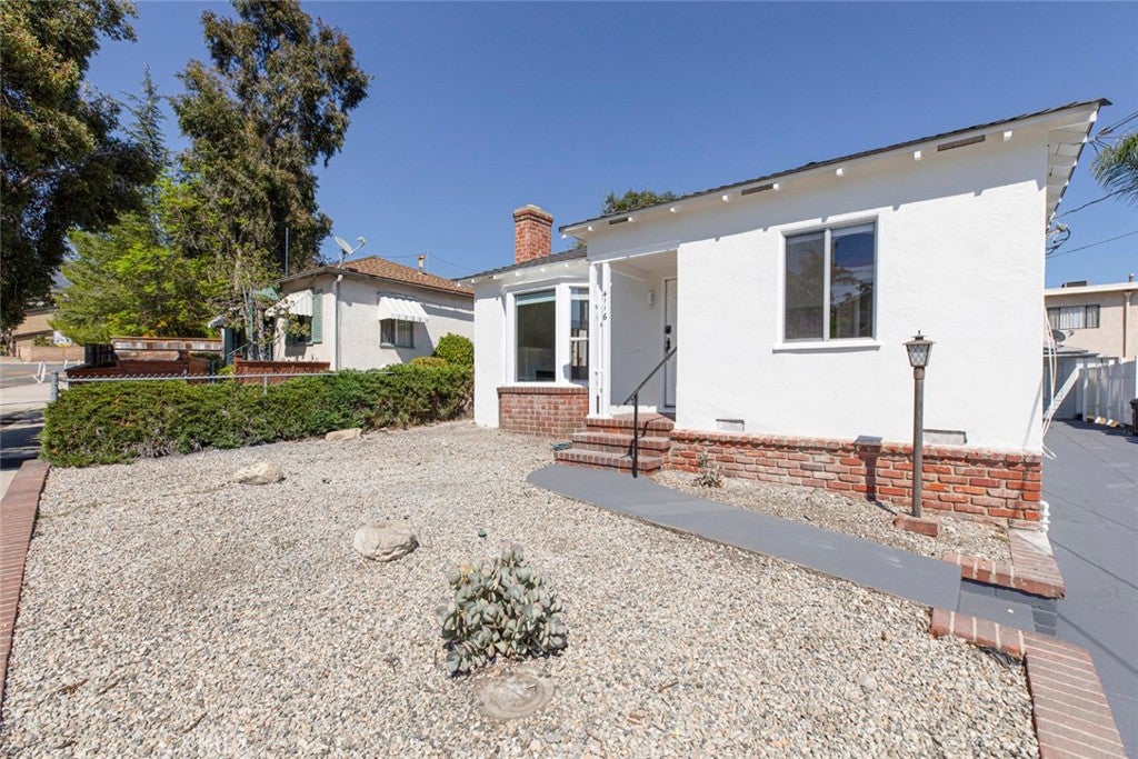 4116 Briggs Avenue