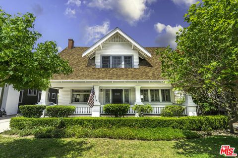 Photo of 1621 5th Avenue, Los Angeles, CA 90019 (MLS # 26835909)