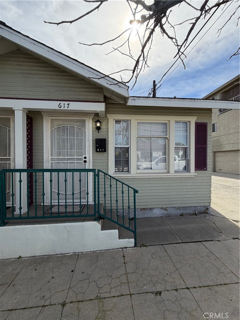 Photo of 617 W 17th St, San Pedro, CA 90731 (MLS # SB26038139)