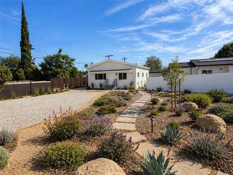 Photo of 9132 Balcom Avenue, Northridge, CA 91325 (MLS # SR26091636)