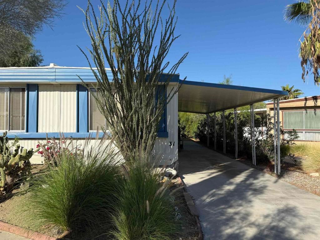 1010 Palm Canyon Drive 31