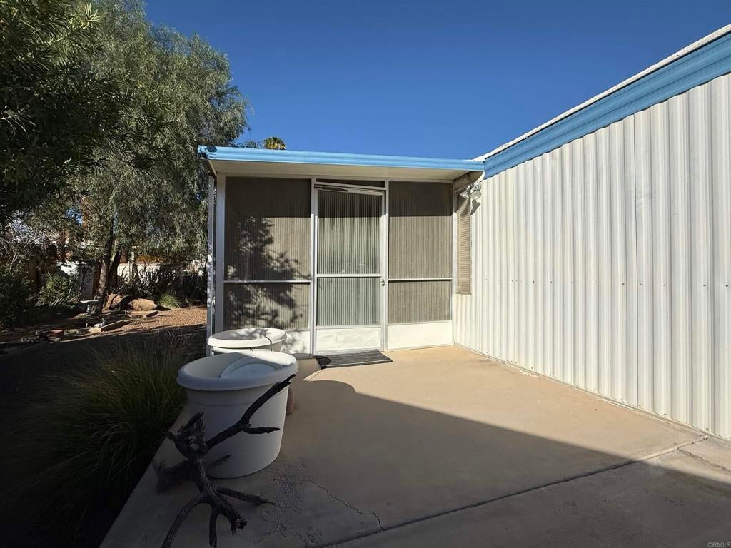 1010 Palm Canyon Drive 31