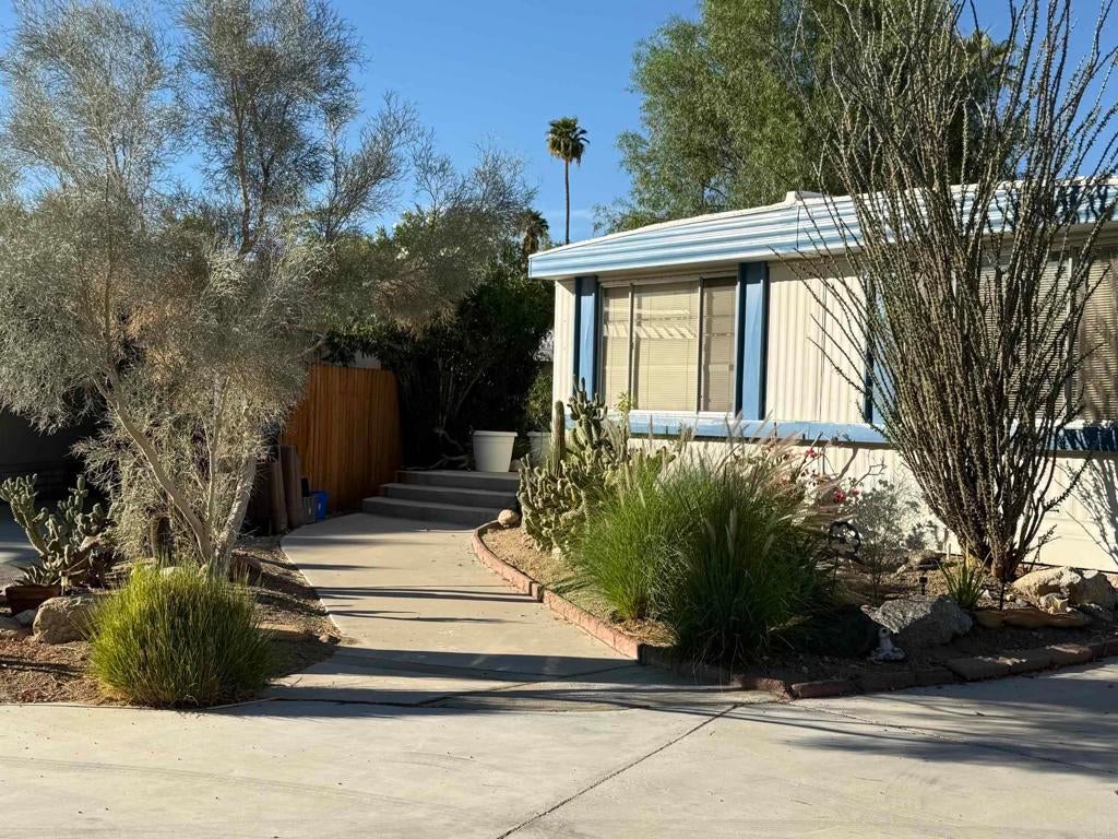 1010 Palm Canyon Drive 31