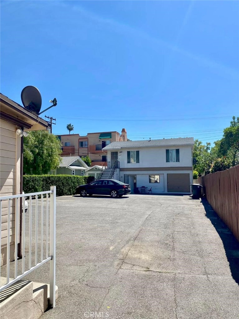 Properties 1 1160 Linden Avenue