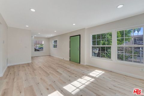 Photo of 853 S Bedford Street #1, Los Angeles, CA 90035 (MLS # 25614509)