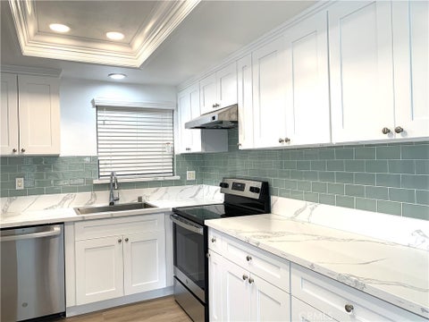 Photo of 2286 Via Puerta #D, Laguna Woods, CA 92637 (MLS # OC26202357)
