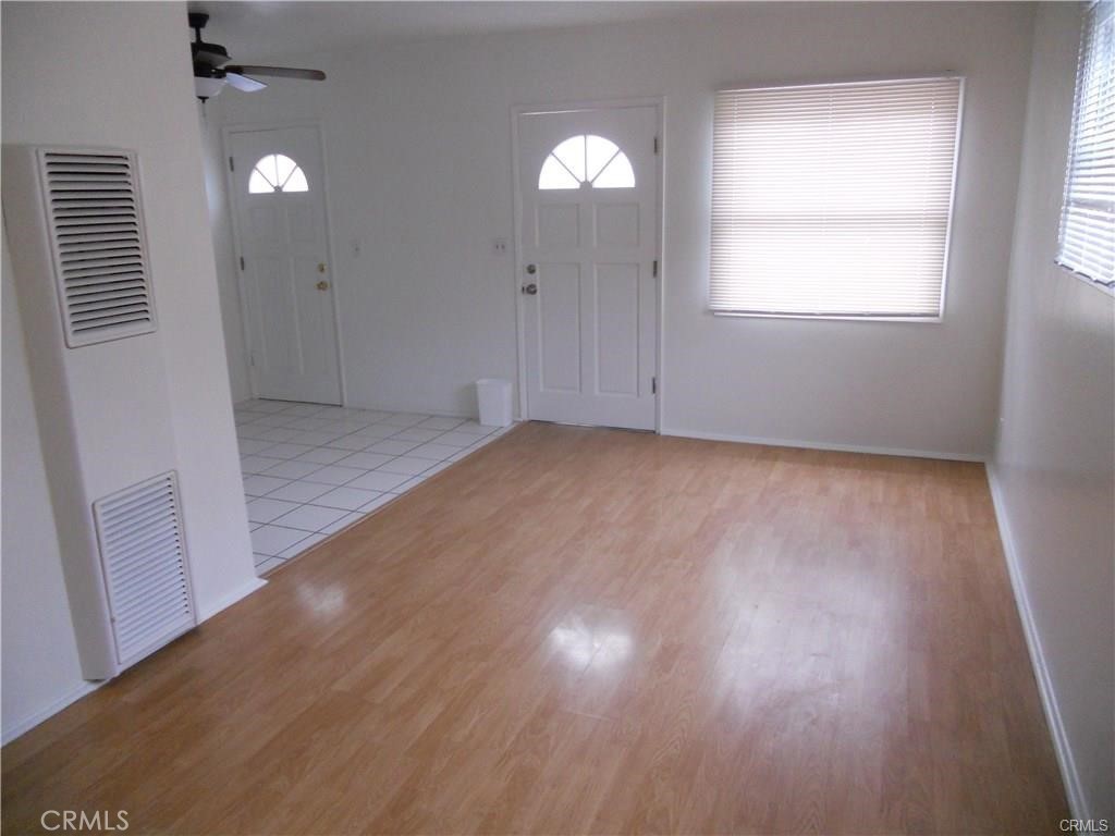 Fantastic little Downtown HB Bungalow. Tucked back away off the street this little 2 bedroom 1 bath property is a short walk to the beach, Main Street and Pacific City.The owner has just installed a new deluxe countertop and backsplash. New Stainless steel sink and faucet! All brand new cabinets with hardware and soft closing cabinets! Property does have interior laundry hook ups.