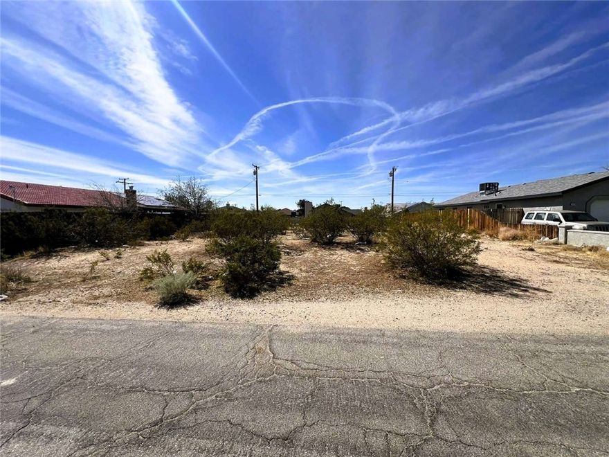 Creative Financing Available.

This is a rare lot with water, and power available to the property. Most homes in California City are on septic systems. You can see the neat homes in this desirable neighborhood around this property as well from the pictures.



Utility Information: Water: California City Water Lines In Road Per Map (Buyer To Verify) Power: Southern California Edison Lines Run At Rear of Property To Connect To (Buyer To Verify)