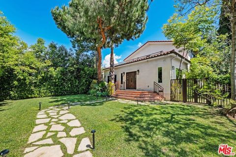 Photo of 1568 S Point View Street, Los Angeles, CA 90035 (MLS # 26770693)